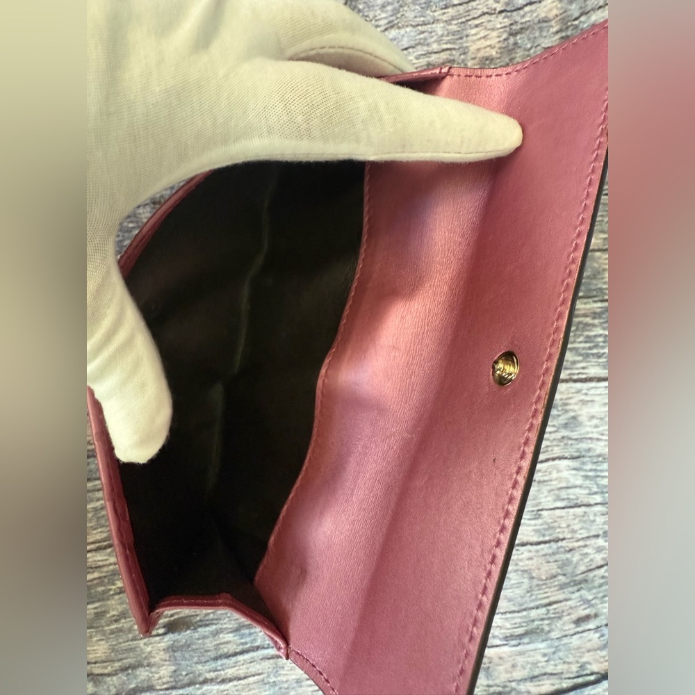 Gucci Rose Embossed Leather Wallet - Picture 6 of 10